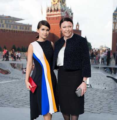 Poznate dame na Dior reviji