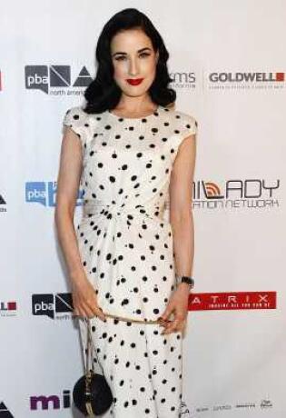 Dita savršeno utjelovljuje glamur starog Hollywooda