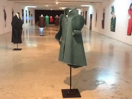 Zavirite u izložbu „Dress your dreams“ Ljiljane Majkić 