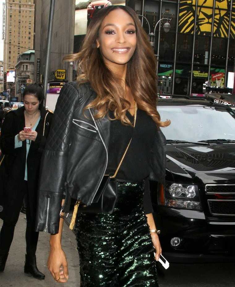 Jourdan Dunn izgleda odlično u uskoj suknji