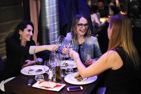Ljubav spaja. Hrana također - Safija u kuhinji Phillipea