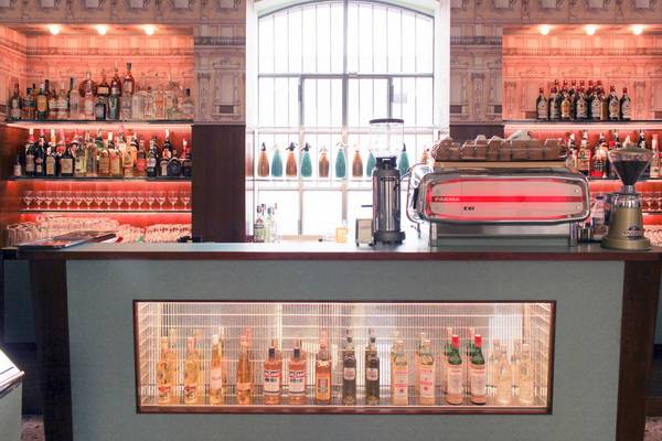 wes-anderson-prada-milano-caffe1