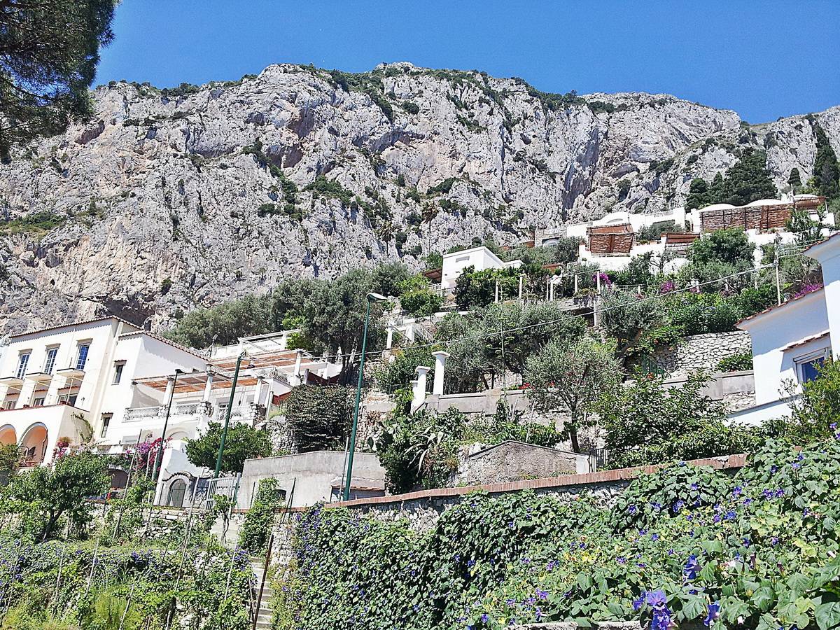 12 capri vila 2