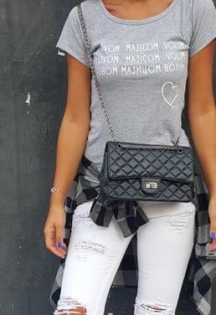 Look dana: Blogerica Aleksandra Borozan u MODAMO.majici