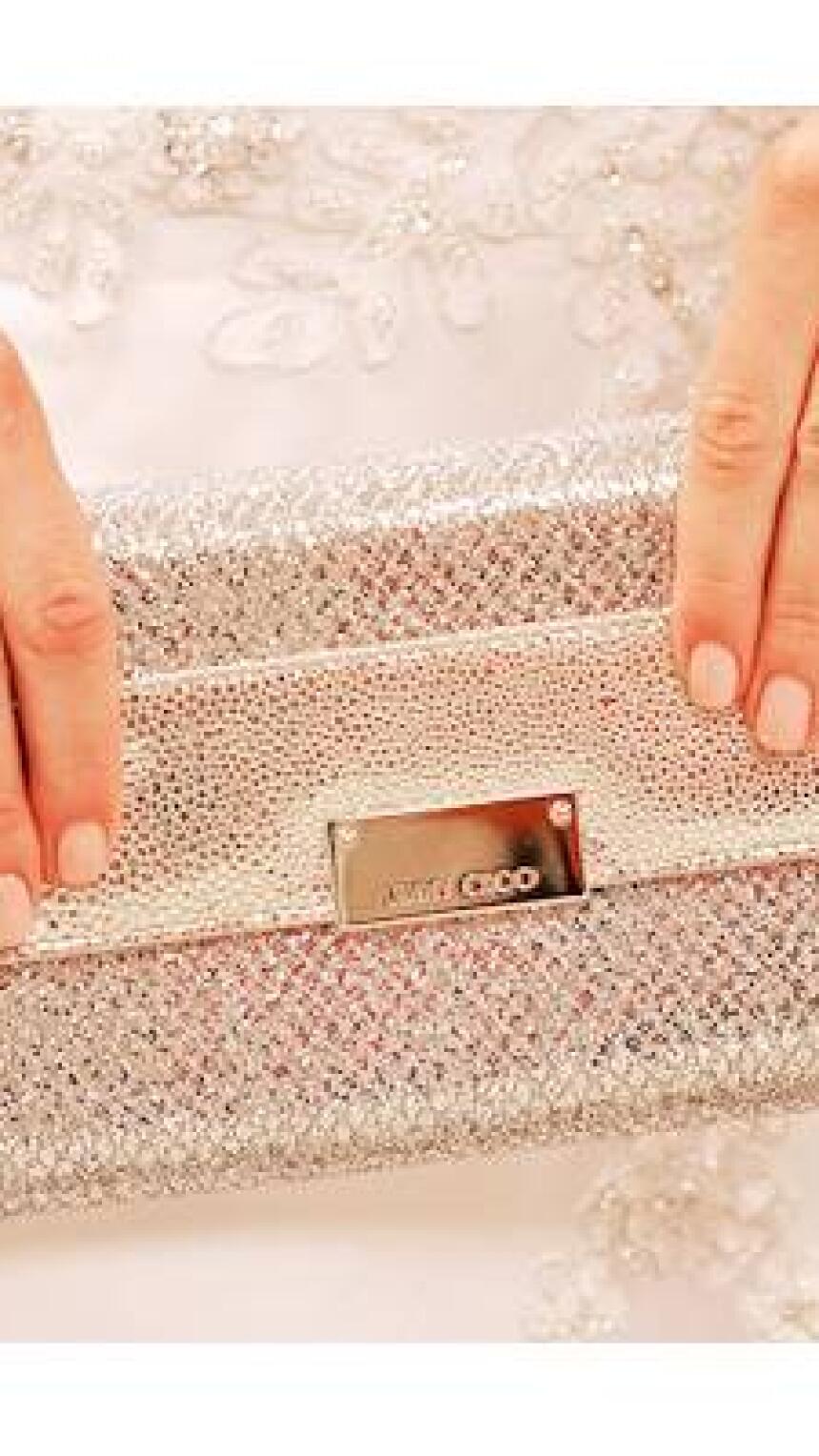 10 stvari koje bi svaka mlada trebala imati u torbi na dan vjenčanja