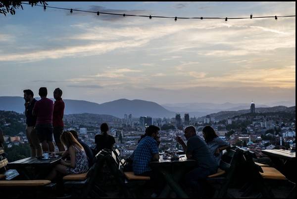 Putovanje Sarajevom kroz fotografije i pero novinara The New York Timesa