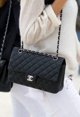 Online butik u čijoj ćete ponudi pronaći sjajne vintage Chanel komade