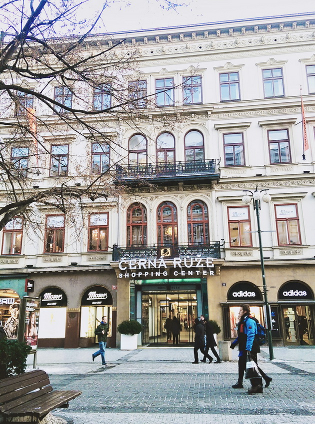 Valavkenamesti