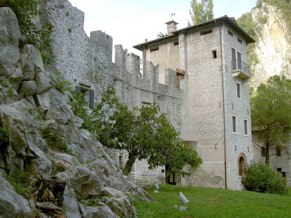 airbnb-castrum-of-serravalle-italy5