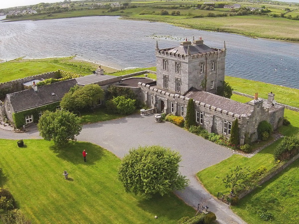 airbnb-kilcolgan-castle-galway-ireland8