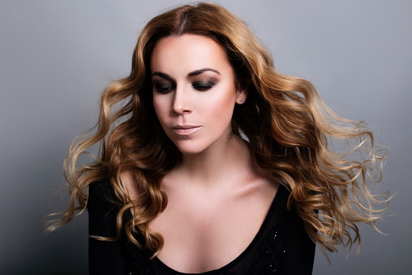 Maya Sar - Live in Theater: Osvojite ulaznicu za sutrašnji koncert u Mostaru