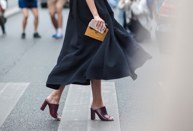 mules-midi-skirt-street-style