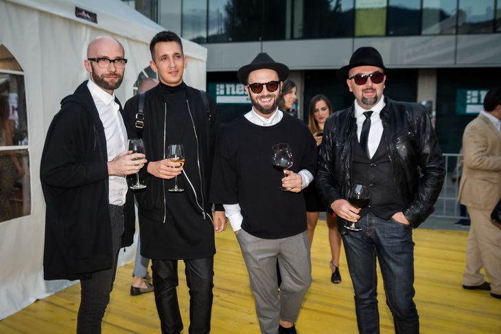 SFF Talents Sarajevo: Brojni poznati na izložbi fotografija na Festivalskom trgu