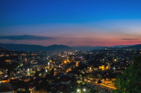 VIDEO: Sinoć smo snimili magičnu kišu meteora na nebu iznad Sarajeva
