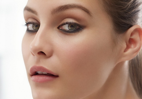 Jednostavan tutorijal za savršen večernji smokey eyes look