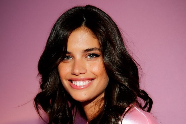 6 make-up proizvoda iz drogerija koje obožavaju Victoria's Secret modeli