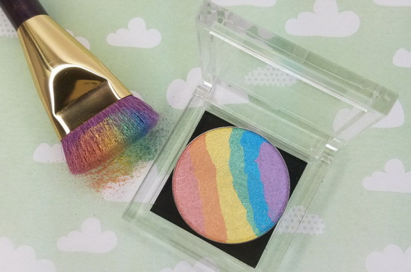 Highlighter u duginim bojama osvježit će vašu beauty rutinu