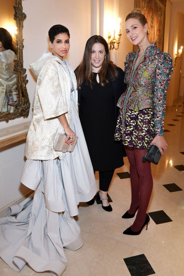 04 Deena Abdulaziz with Mary Katrantzou and Elisabeth von Thurn und Taxis at VOGUE dinner PARIS Photo by François Goizé