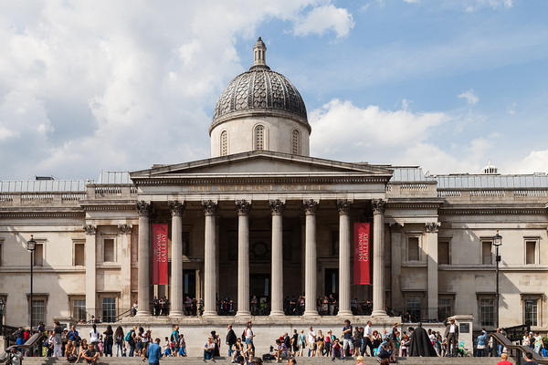 MODAMO.zaviruje: U prekrasan interijer Nacionalne galerije u Londonu