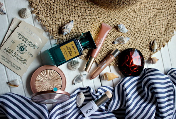 Vlasnica beauty bloga Simply Selma otkriva top 7 proizvoda koji bi se trebali naći u vašoj torbi za plažu