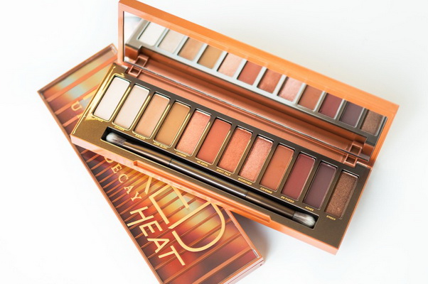 Sve što trebate znati o novoj Urban Decay 'Heat' paleti 