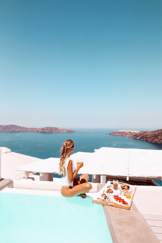 ohhcouture leoniehanne Santorini Greece-10-683x1024@2x