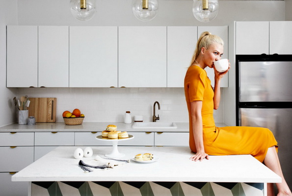 Ured ovog supermodela je #officegoals!