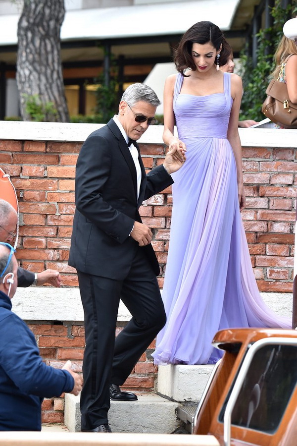 amal clooney violet dress modamo2