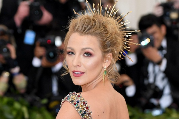 Blake Lively je ovaj ženstveni makeup look kreirala uz pomoć drogerijskih proizvoda