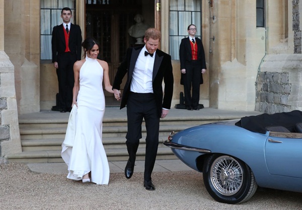Modno usklađeni: Elegantno izdanje Meghan Markle i princa Harry za večernju zabavu
