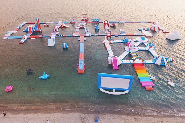 inflatable-unicorn-island-1523916500-1