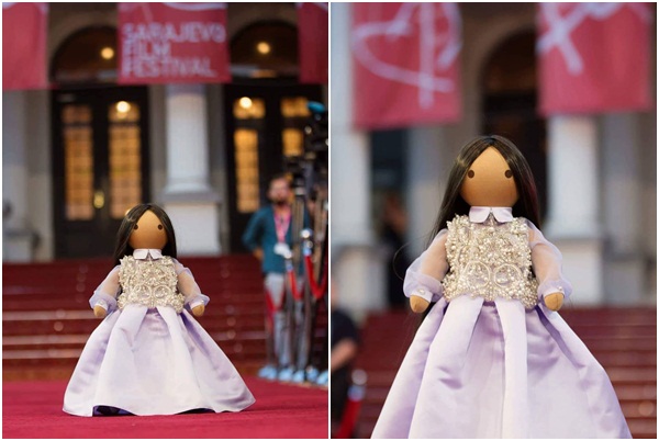 Miss Pepetuška u Kaftan Studio kreaciji na crvenom tepihu SFF-a