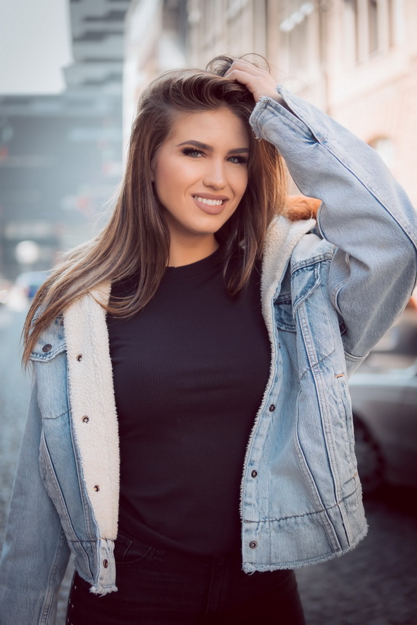 modamo levis ana bavrka 03 03