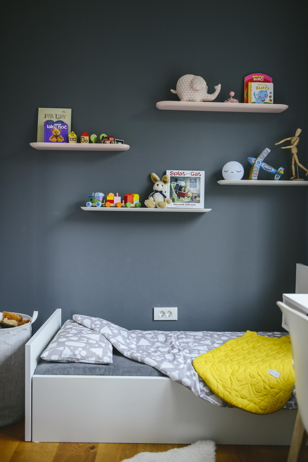 Ambiance textile and shelves-5