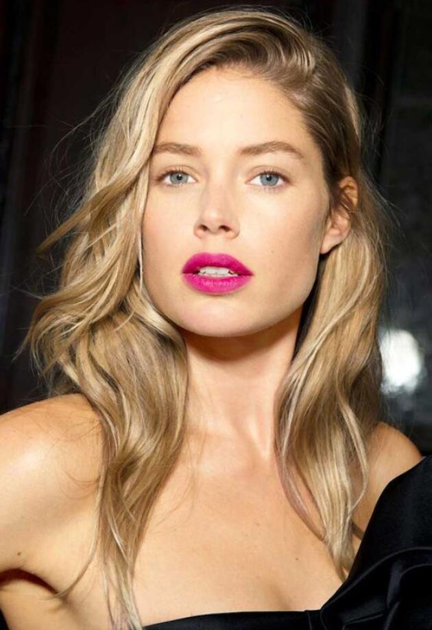 Ruž u boji fuksije u 4 neodoljiva proljetna beauty looka
