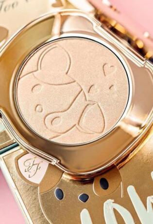 Ovaj highlighter branda Too Faced je najslađi makeup proizvod ovog proljeća