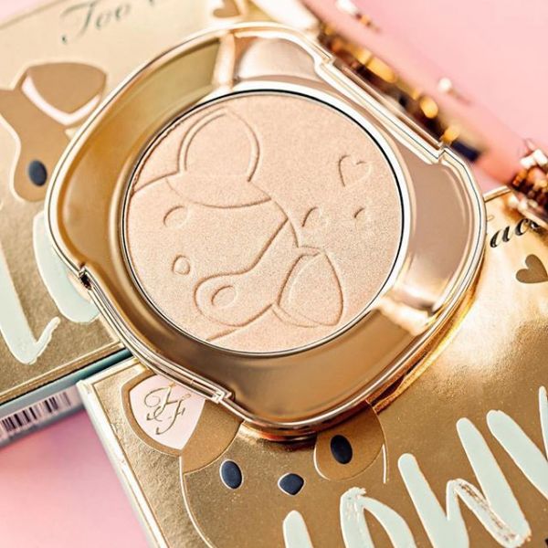 Ovaj highlighter branda Too Faced je najslađi makeup proizvod ovog proljeća