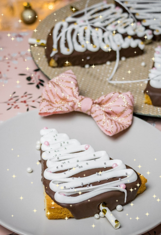Čokoladna blagdanska drvca s marshmallows kremom su idealna vikend slastica. Donosimo recept. 