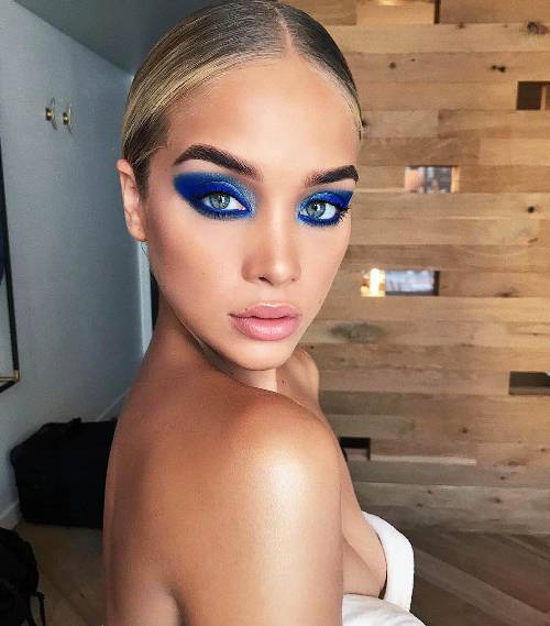 'Stamp' smokey eye - trend koji spaja mačkasti makeup i omiljeni klasik