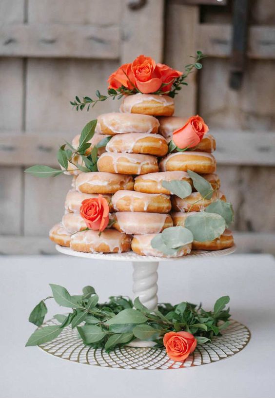 Torte od krafni – 'foodie' trend koji će začiniti svaku zabavu