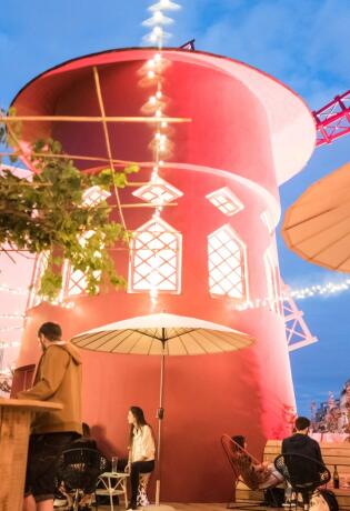 Moulin Rouge u Parizu dobiva ljetno kino na otvorenom koje ćete željeti posjetiti ovog ljeta