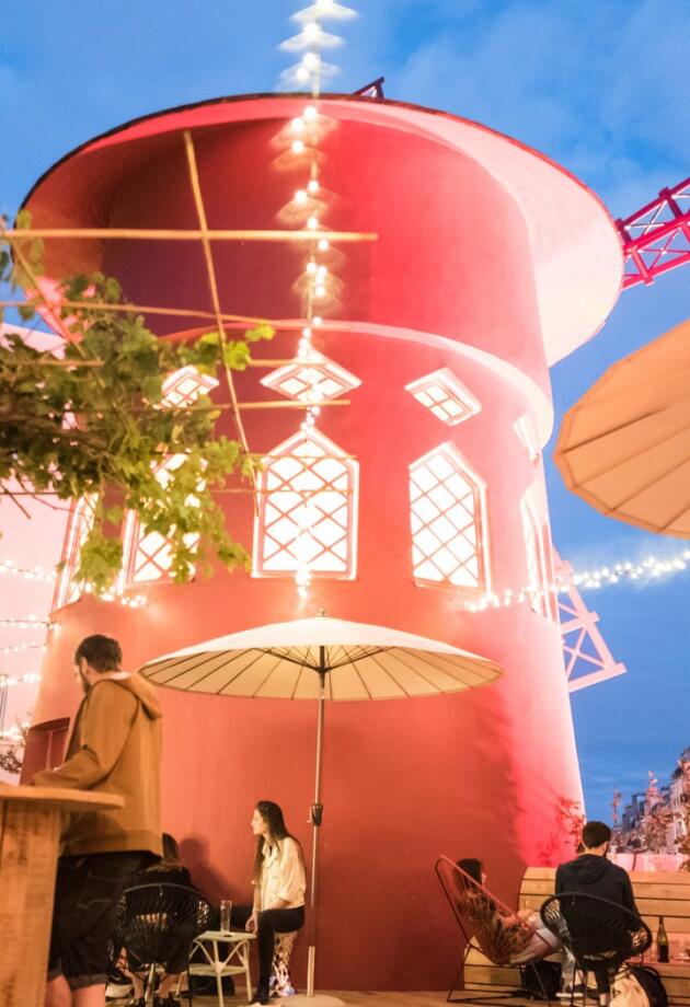 Moulin Rouge u Parizu dobiva ljetno kino na otvorenom koje ćete željeti posjetiti ovog ljeta