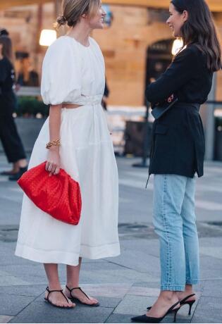 Razveselio nas je comeback oversized clutch torbica 