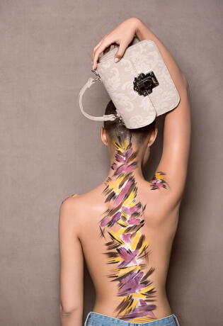 Made in BiH torbice i body art u zanimljivom editorijalu dizajnerice Ane Lukende