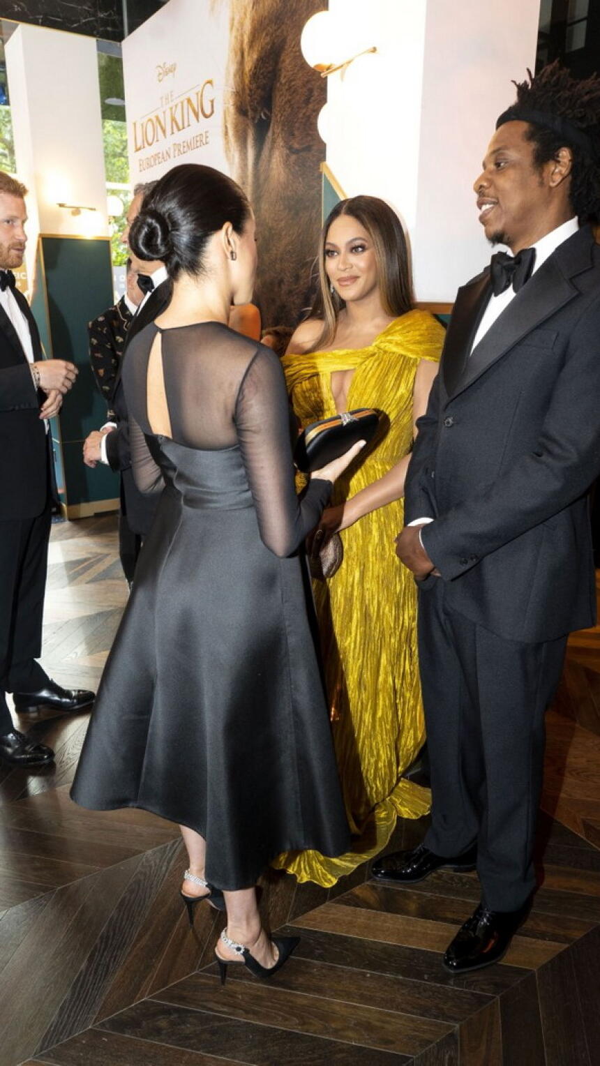 Meghan i Beyonce su obilježile sinoćnju premijeru crtića 'Kralj lavova'. Pogledajte fotografije.
