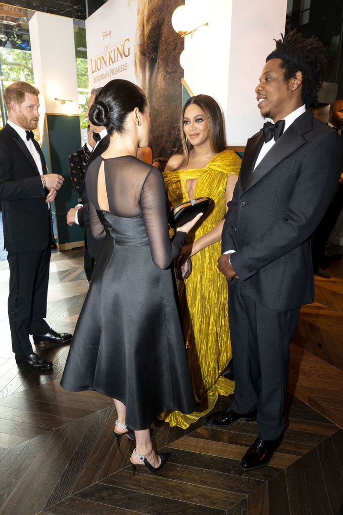 Meghan i Beyonce su obilježile sinoćnju premijeru crtića 'Kralj lavova'. Pogledajte fotografije.