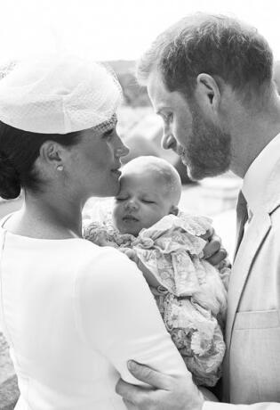 Meghan Markle i princ Harry objavili nove obiteljske portrete s malenim Archiejem