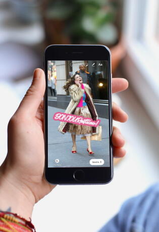 BONJOUR.stickeri za Instagram Stories su tu i jedva čekamo da ih vidimo na vašim fotkama