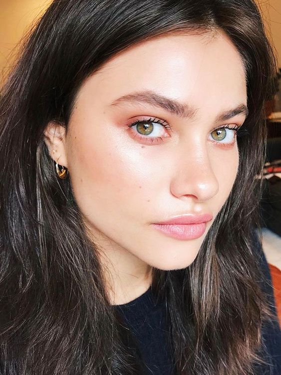 Beauty vodič: Kako pravilno izabrati i nanijeti korektor za lice?