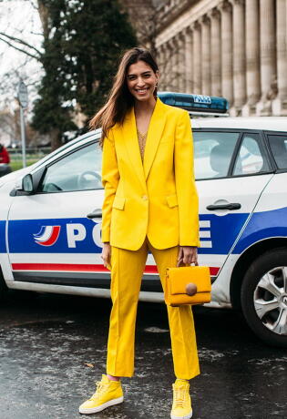 Odijela u boji ultimativan su trend. Pronašli smo 18 high street modela za svaki stil